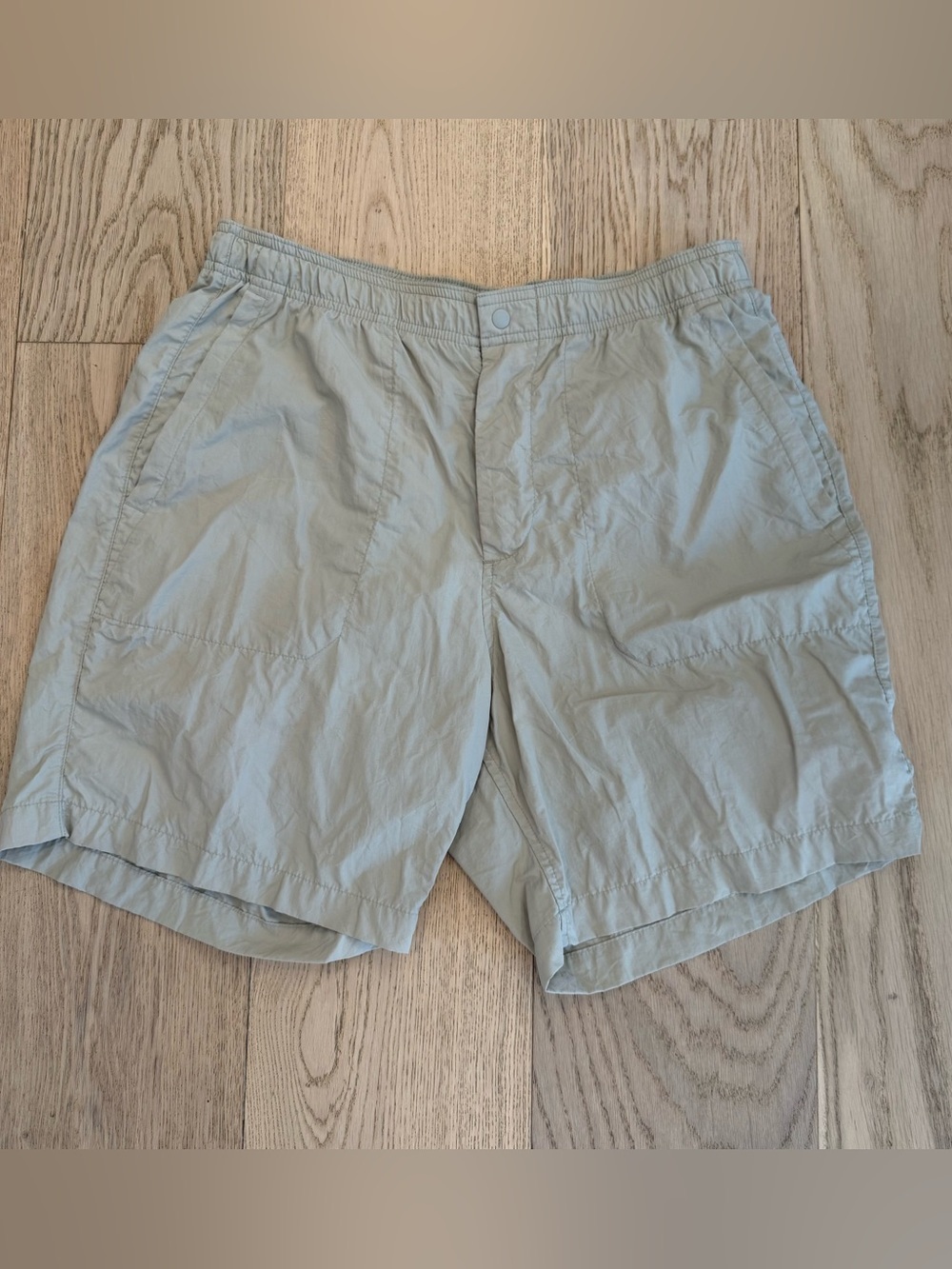 ⛱️Gap - Tan Quick Dry Shorts - M